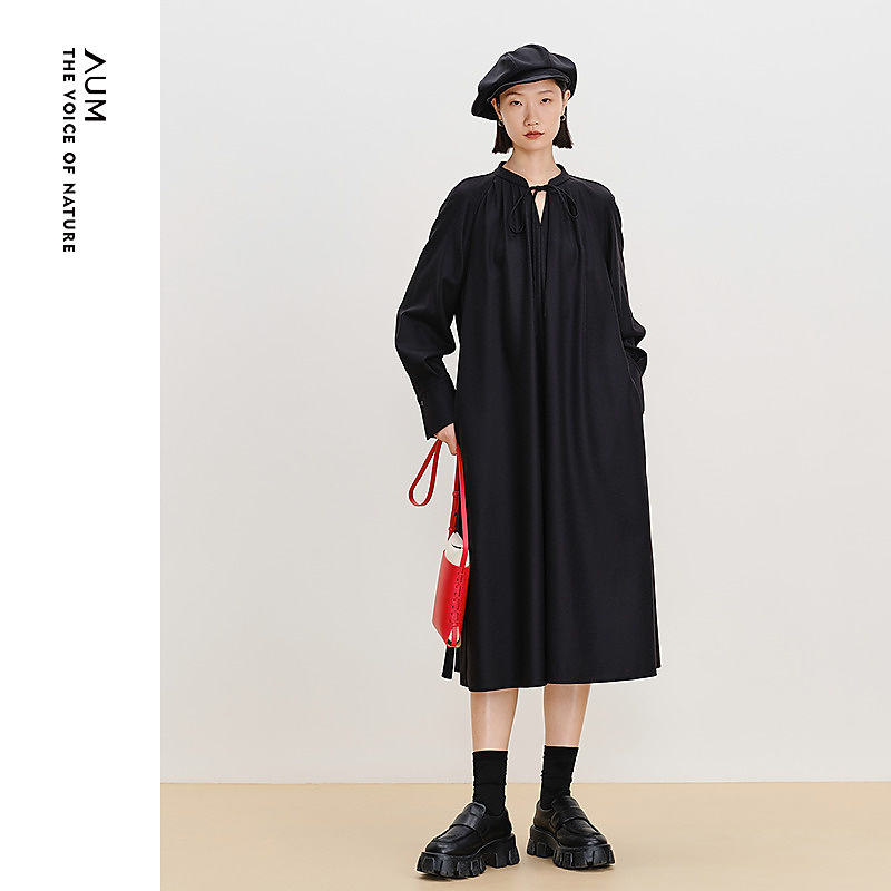 AUM/噢姆美丽诺羊毛黑色长袖法式优雅系带针织连衣裙女M1FZ12526