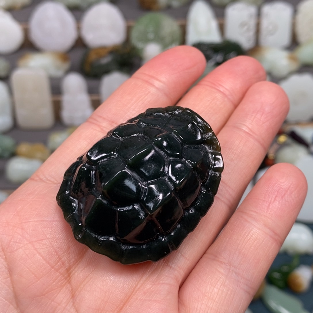 和田玉颈饰未镶嵌青玉龟甲