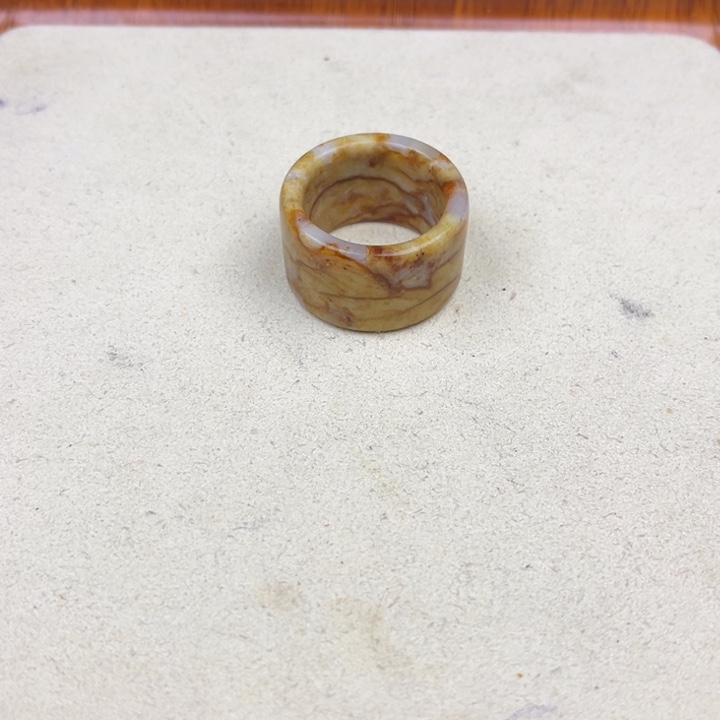 路***车蛇纹石玉未镶嵌戒圈
