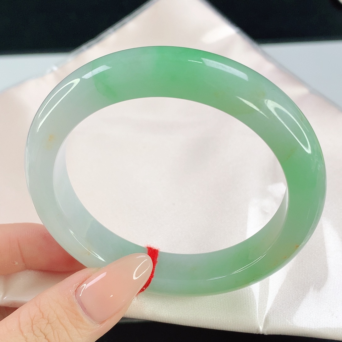 未镶嵌手镯翡翠666