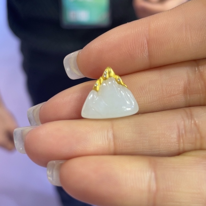 和田玉18K金镶嵌颈饰