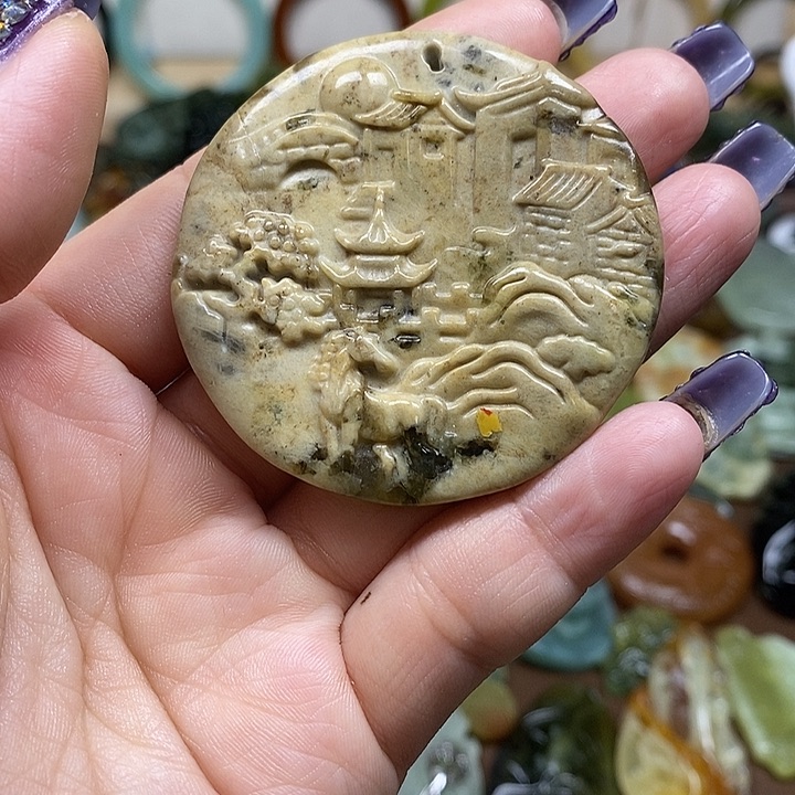 蛇纹石玉吊坠未镶嵌