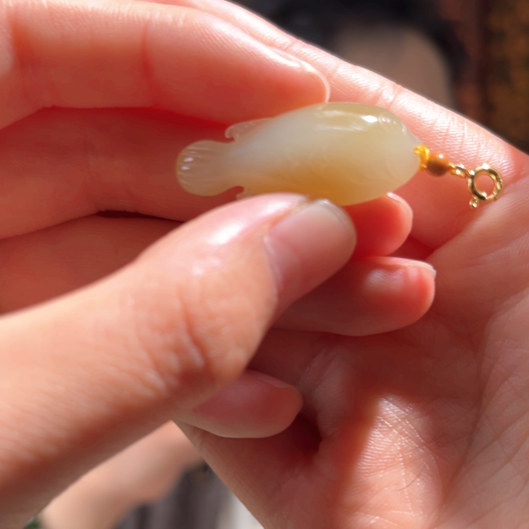 吊坠(不含链)未镶嵌和田玉糖白鱼255