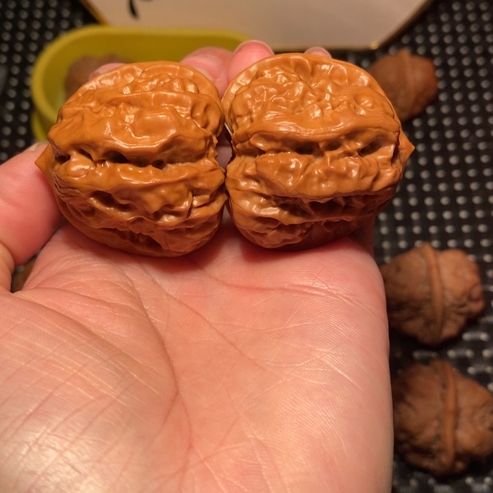 文玩核桃把件大裂谷开背八腿蛙王