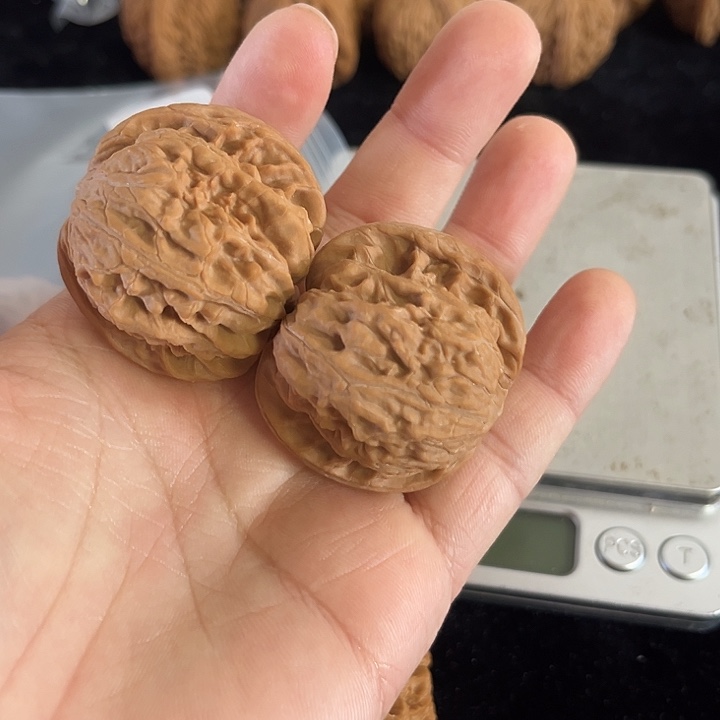 张****把件文玩核桃41左右磨盘，朋友福利