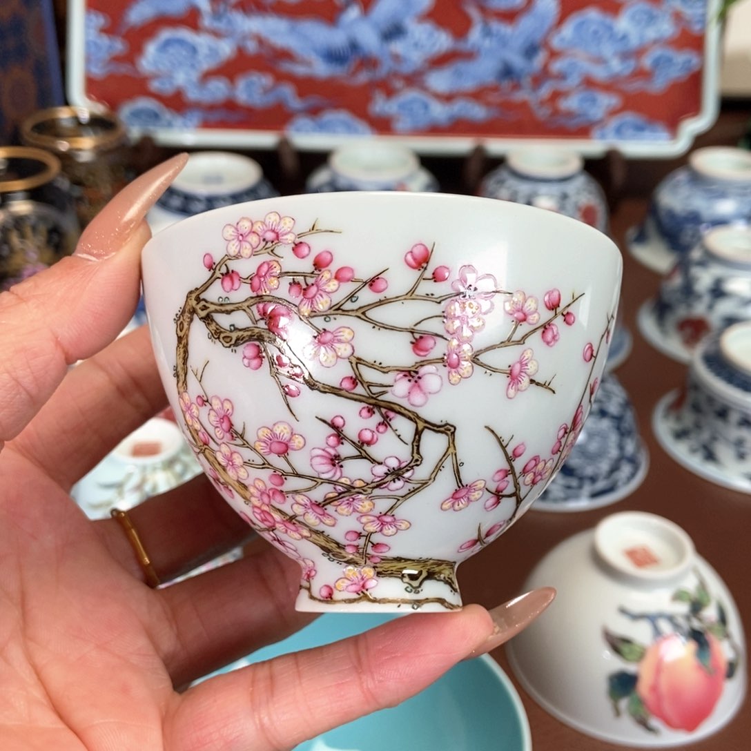 溢珍堂珍珠白釉梅花鸡心杯