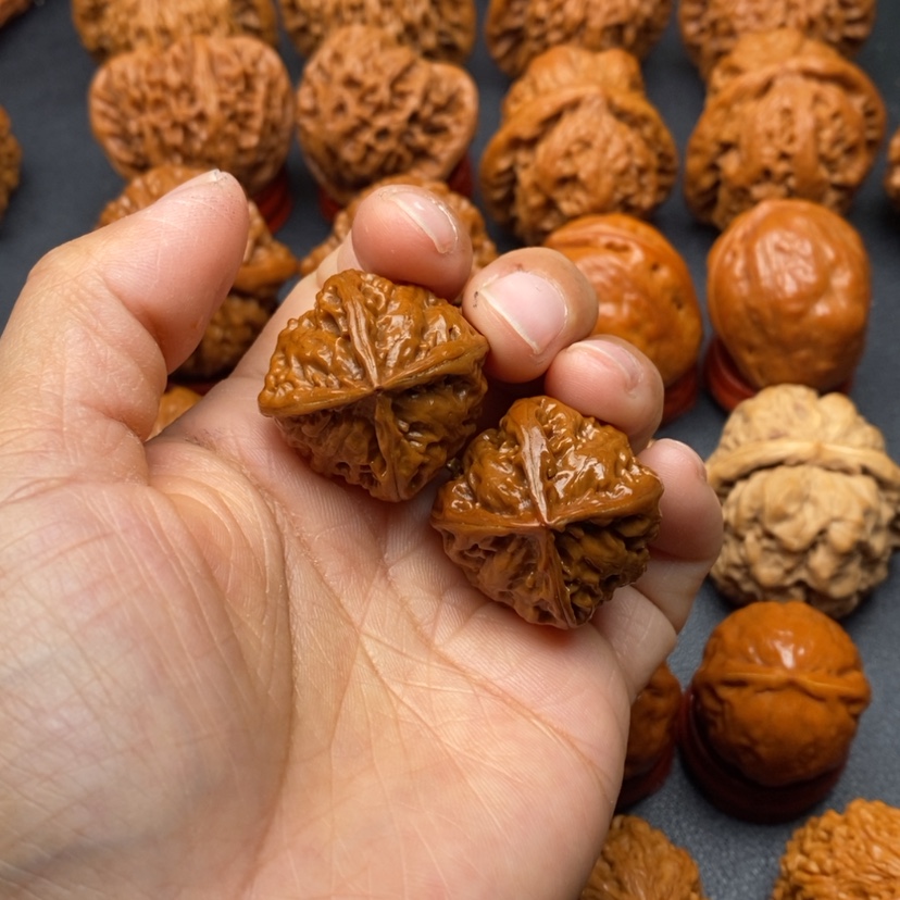 【闪购商品】文玩核桃把件四棱手捻