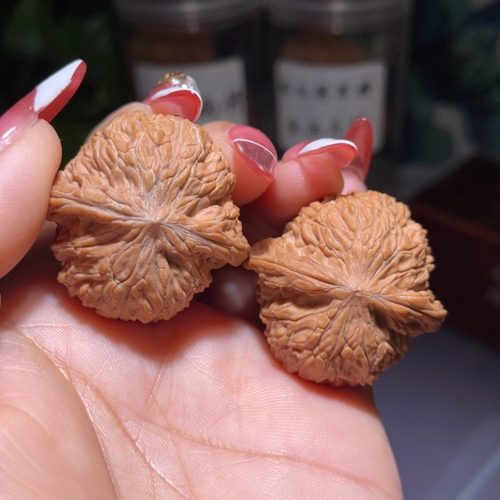 文玩核桃吊坠          37