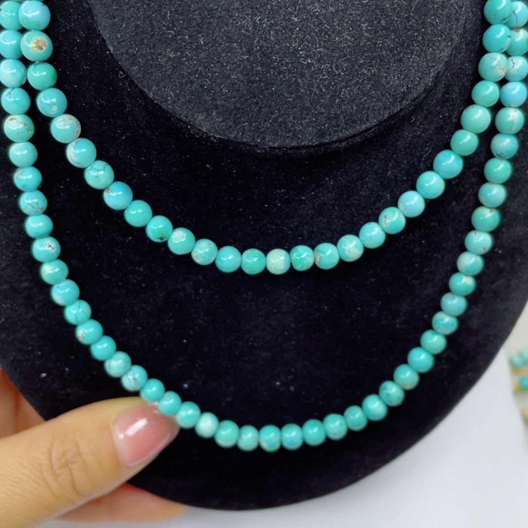 绿松石颈饰未镶嵌