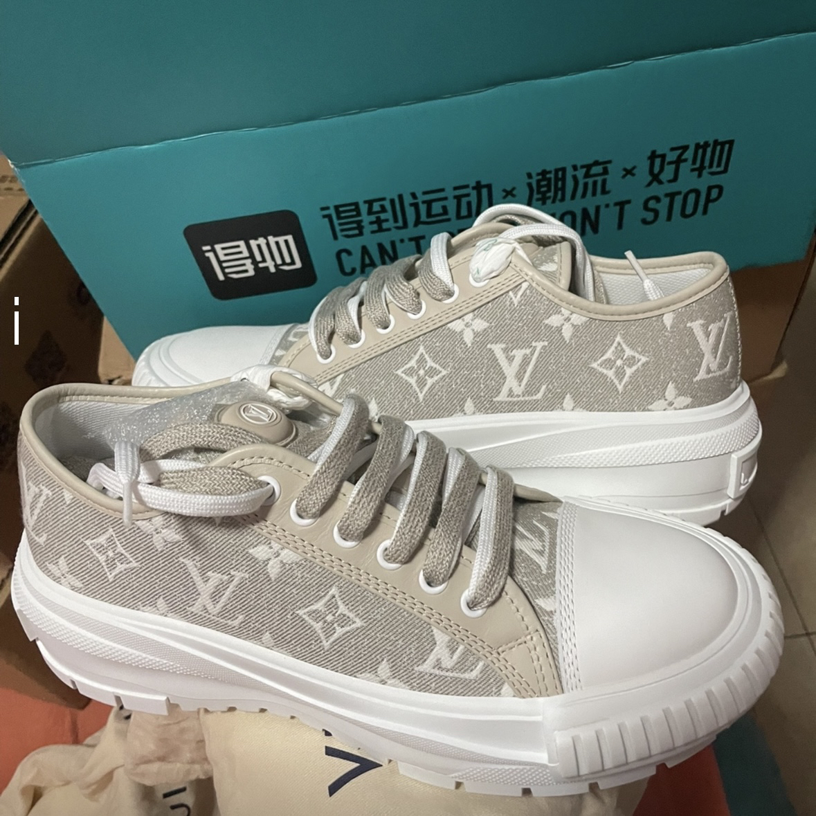 未使用 LouisVuitton/路易威登 米色老花板鞋36码