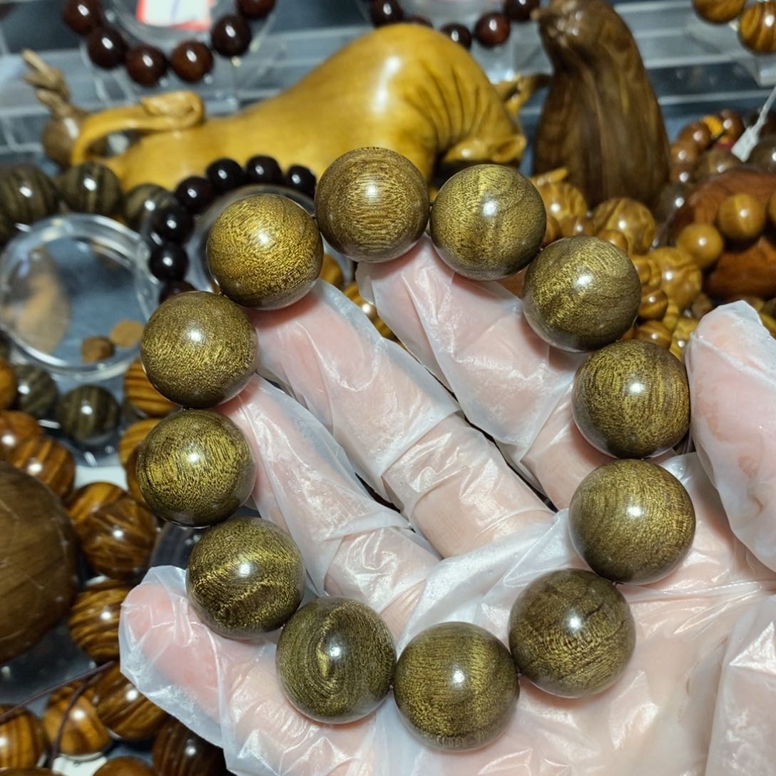 金丝楠木雕工艺品20