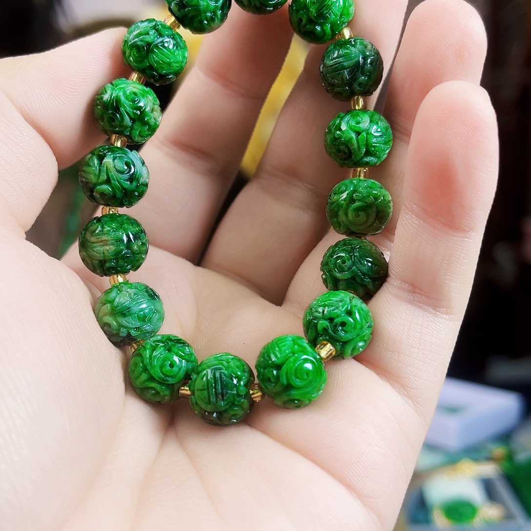 翡翠未镶嵌颈饰手链