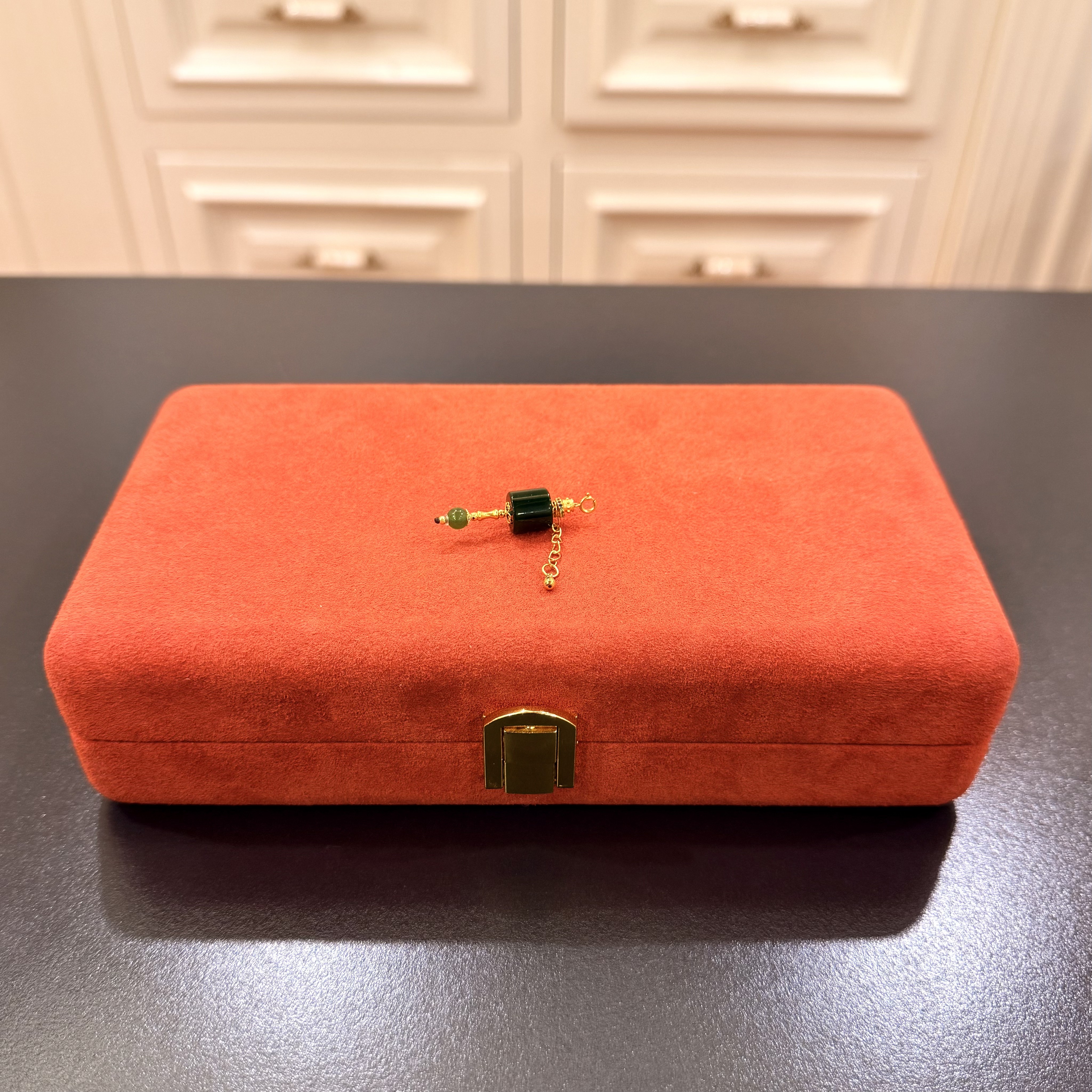  壹屿珠宝     121701   18 K金配件和田玉典藏级吊坠    