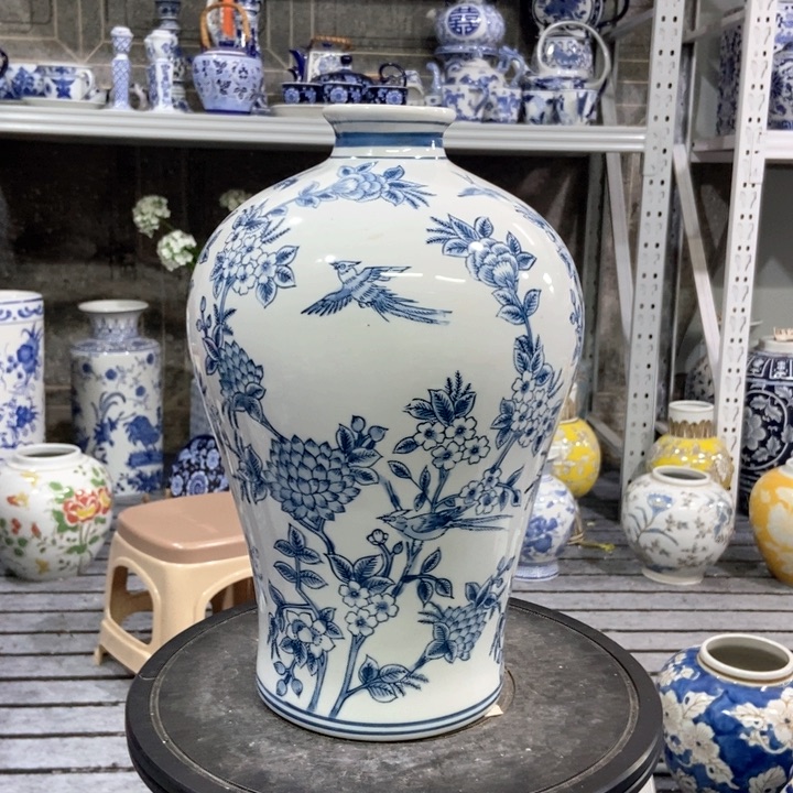 摆件花瓶手绘釉下彩