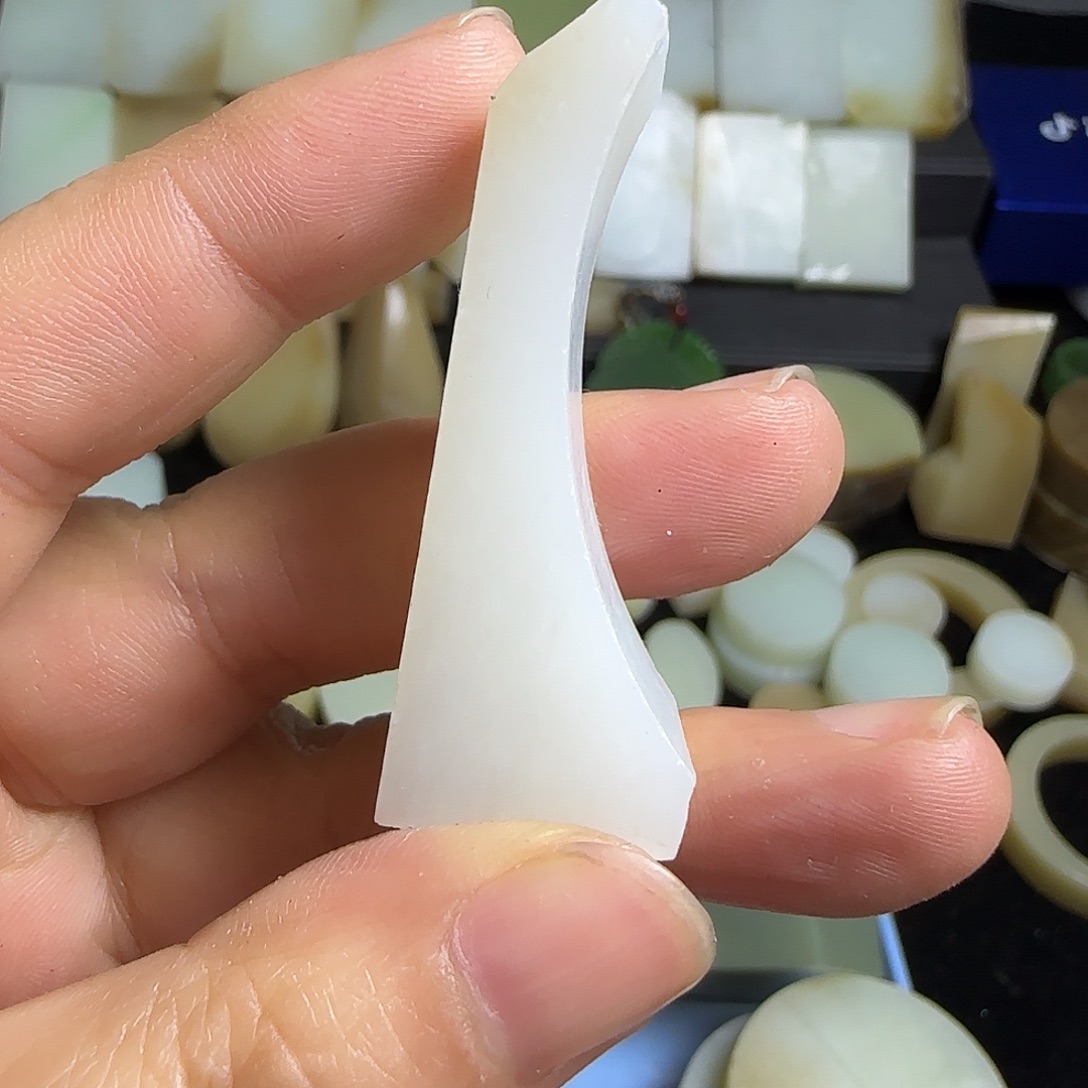 和田玉未镶嵌珠宝半成品