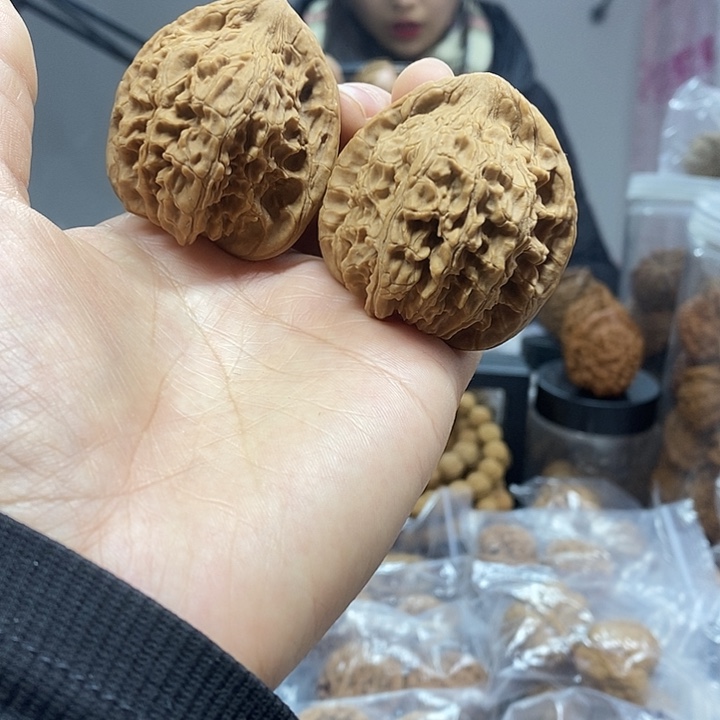 文玩核桃把件45红狮子小众