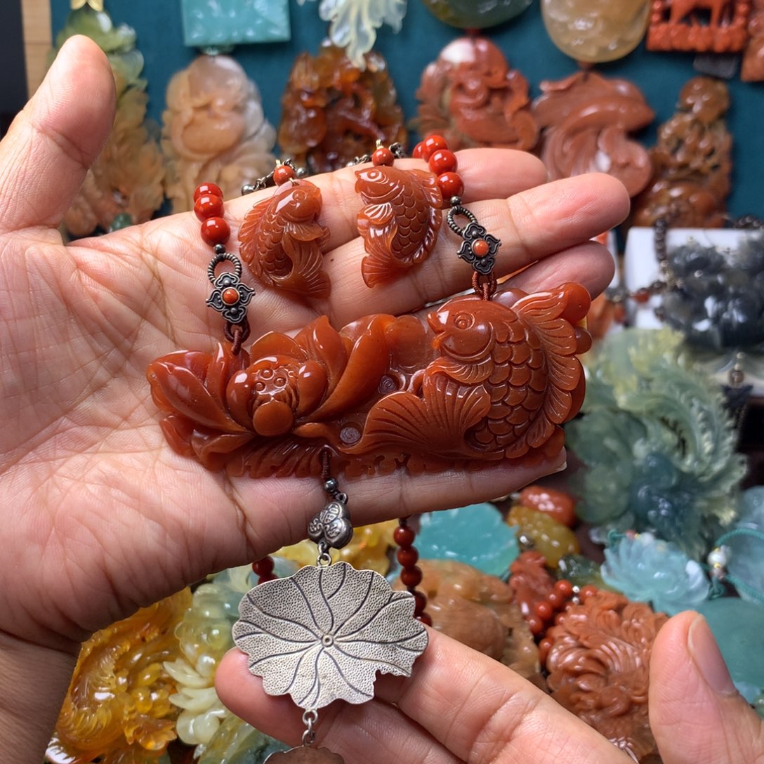 蛇纹石玉未镶嵌挂坠