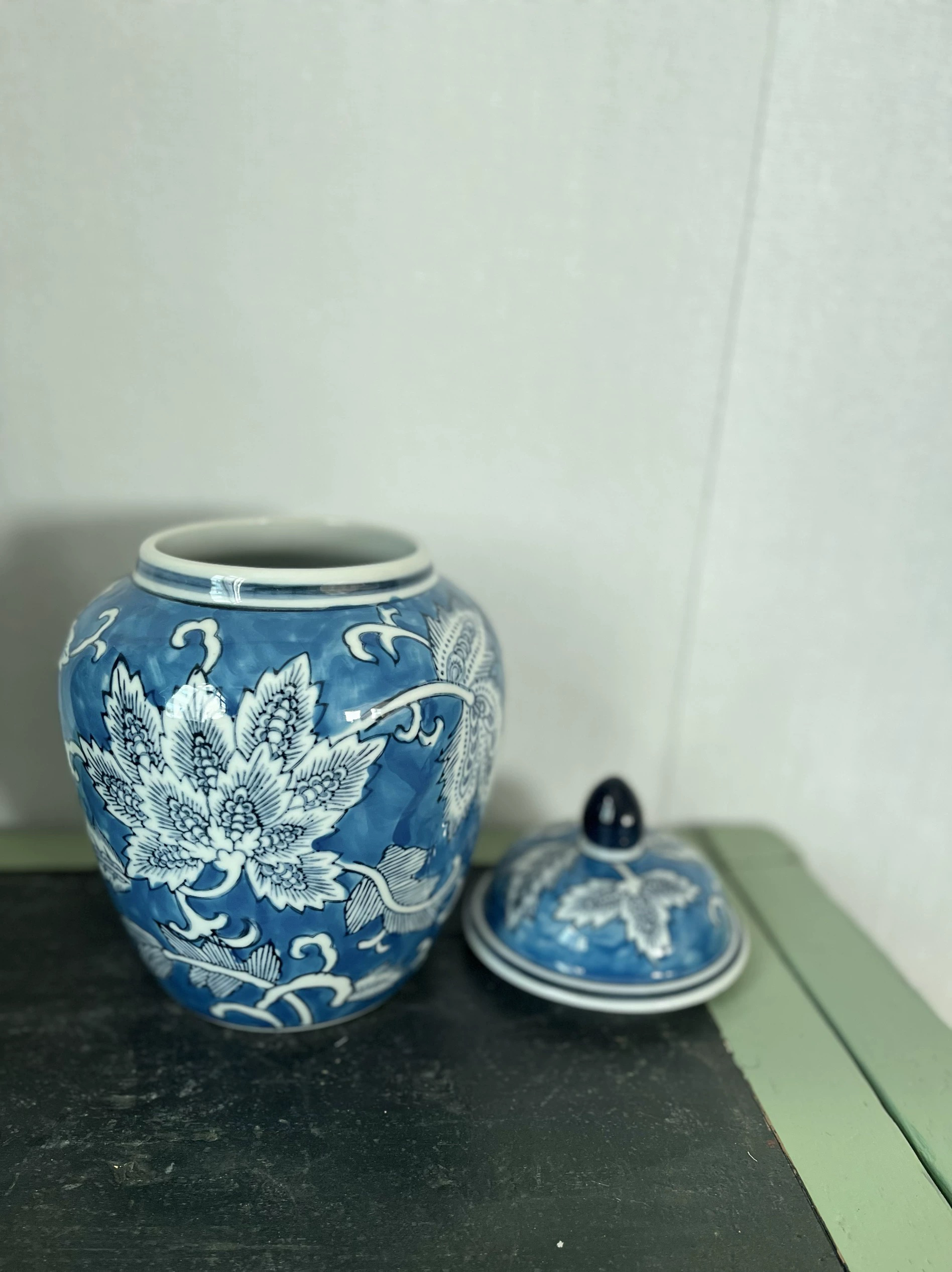 青花瓷陶瓷储物罐茶叶罐摆件