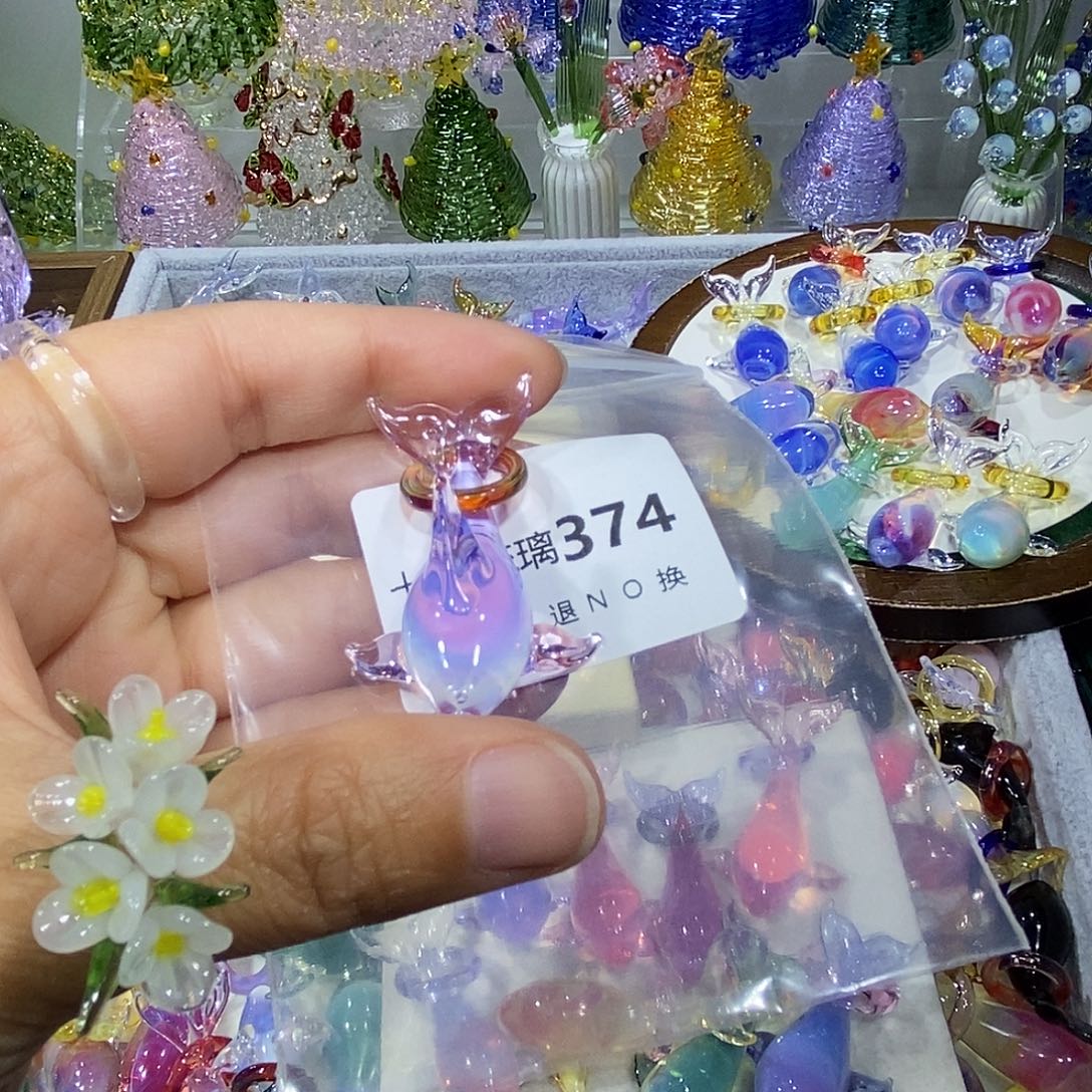 青***阳玻璃颈饰374海豚一个