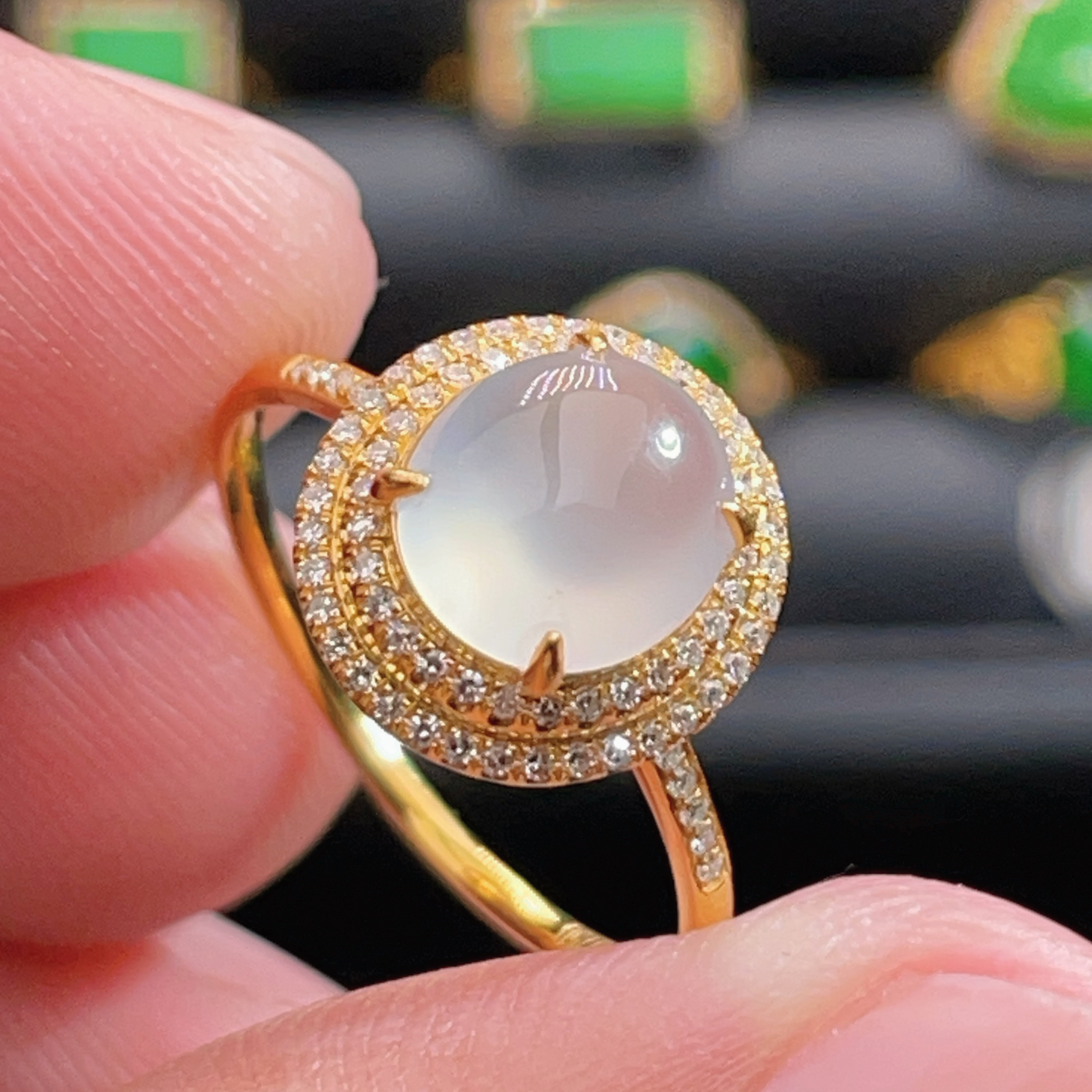 18K金天然翡翠A货-3580蛋面高冰戒指K黄镶嵌珠宝玉石气质两圈钻石