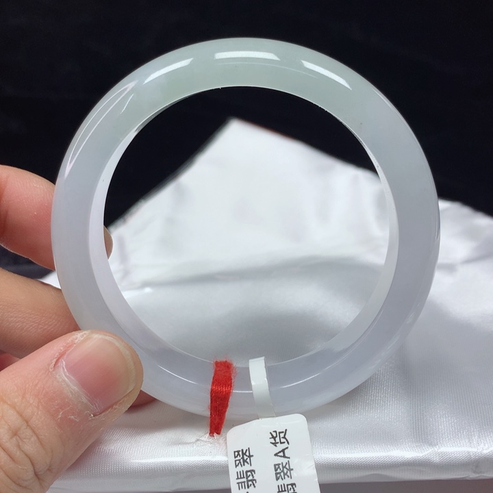 翡翠手镯（圆镯）未镶嵌54.5