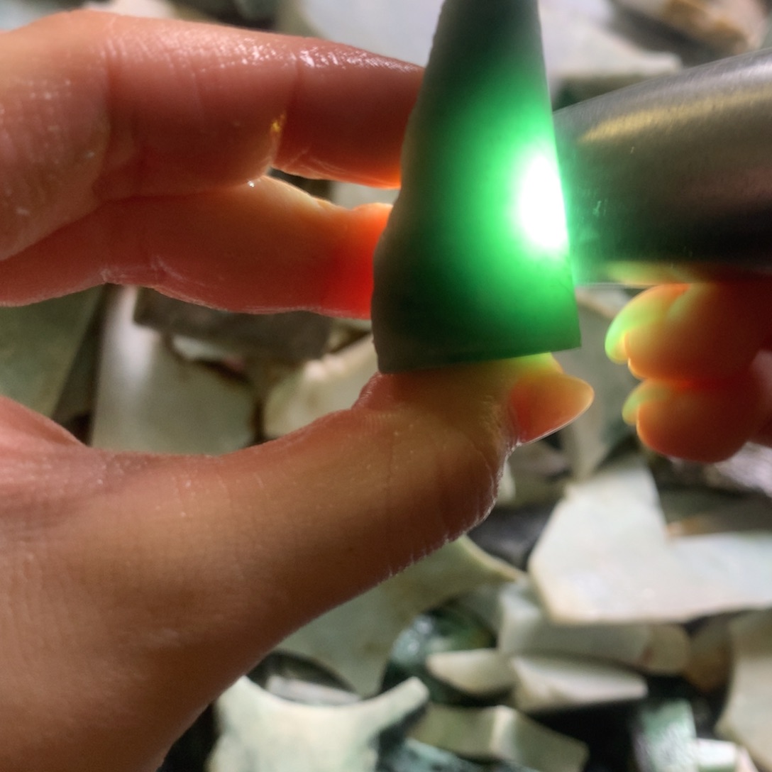 翡翠颈饰未镶嵌缅甸翡翠