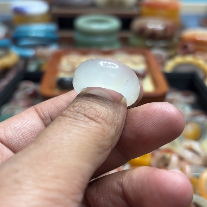 ****K石英质玉未镶嵌手镯