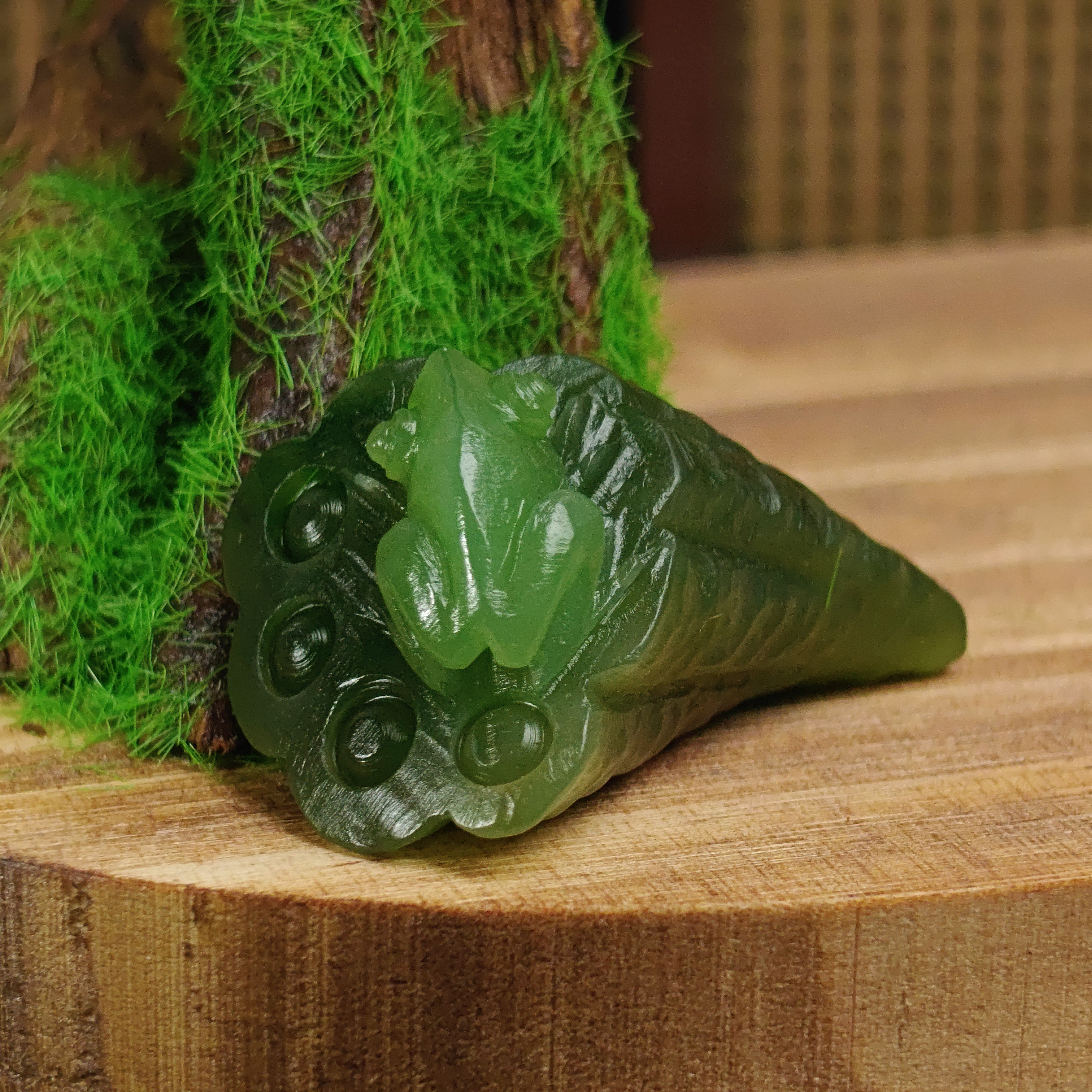 碧绿美观独莲蓬D058