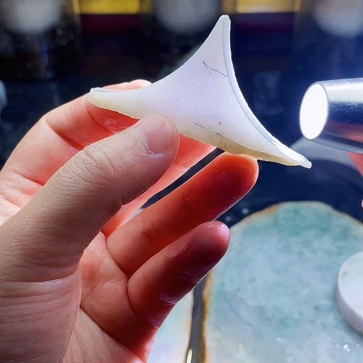 翡翠未镶嵌颈饰毛料14