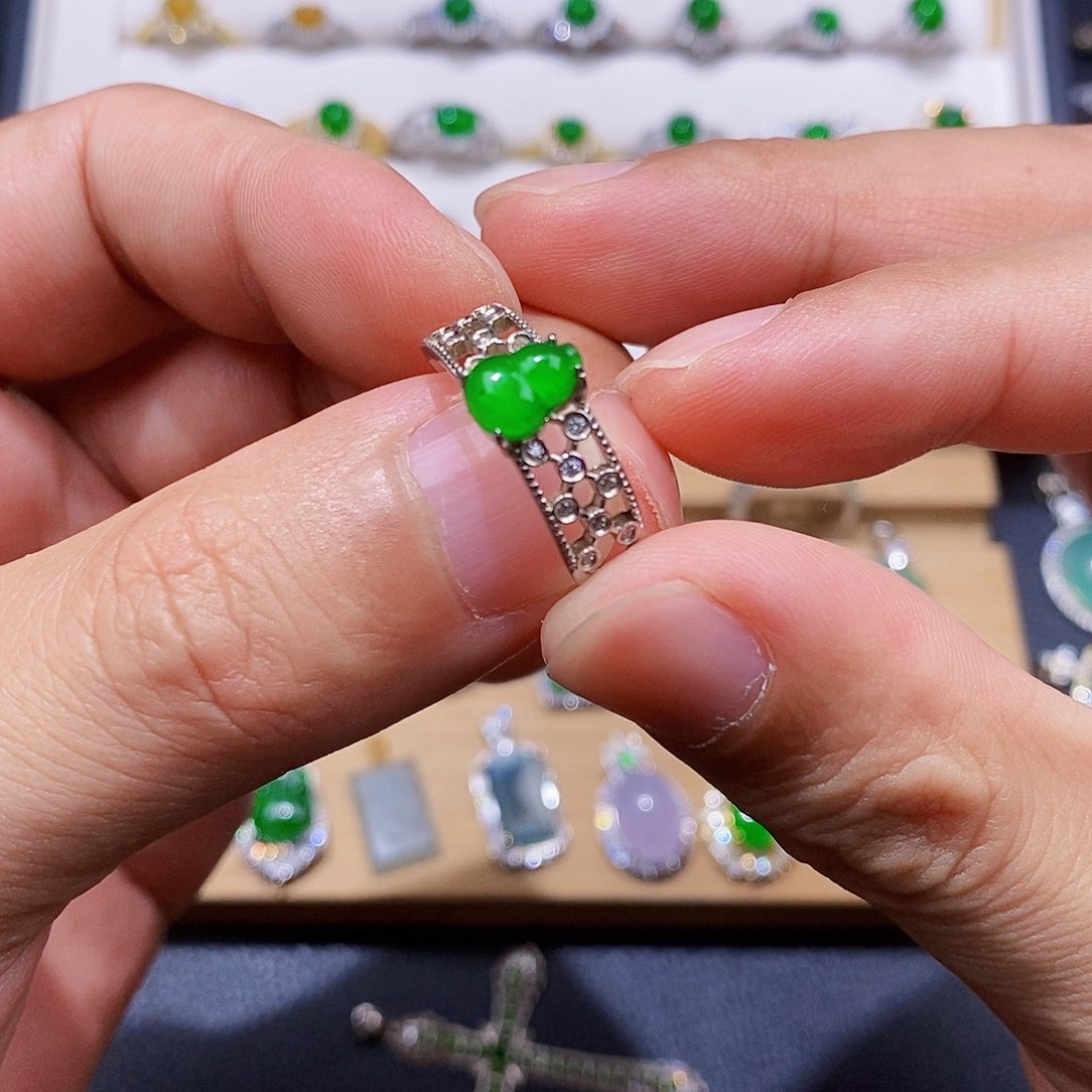 银S925镶嵌戒指翡翠戒指