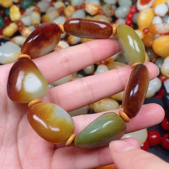 和田玉颈饰未镶嵌