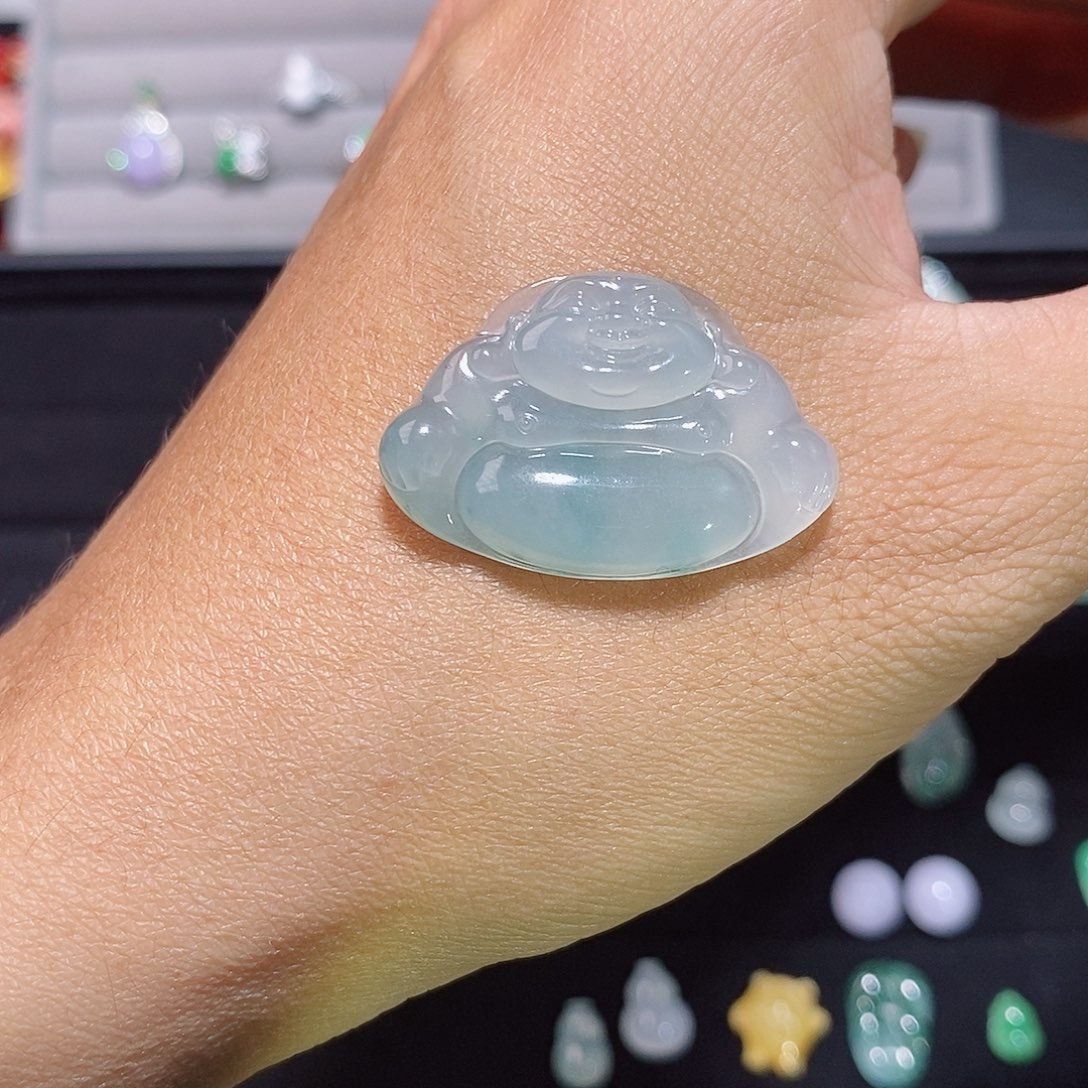 翡翠未镶嵌颈饰佛公