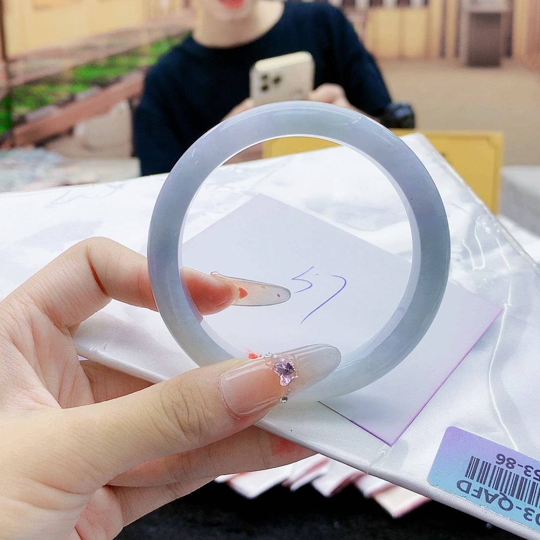 翡翠手镯未镶嵌678987789988899999