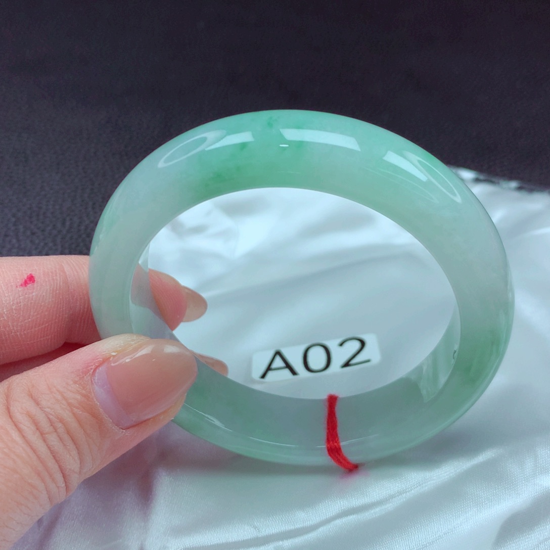 翡翠手镯未镶嵌手镯88