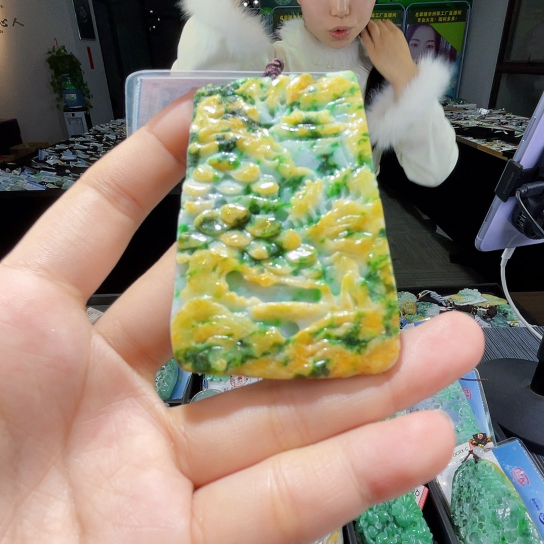 颈饰未镶嵌翡翠一