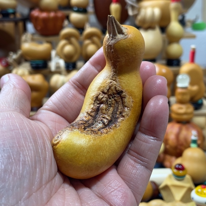 n***n80美好的一天从吃瓜开始