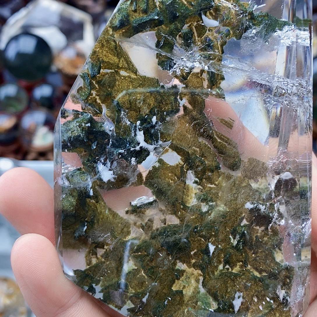 天然水晶透亮光泽未镶嵌水晶+****e