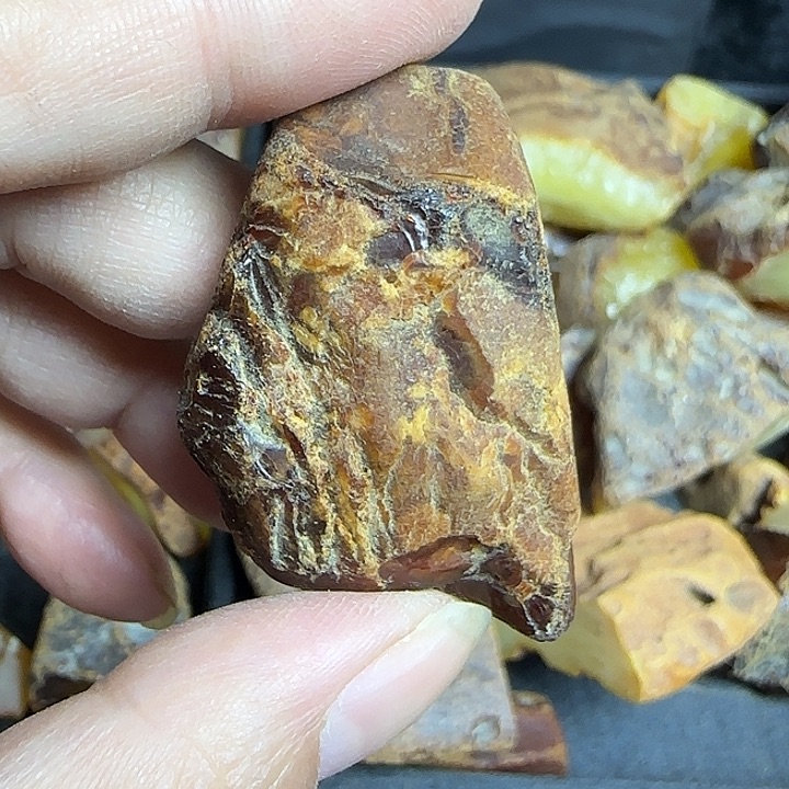 定制琥珀未镶嵌吊坠料