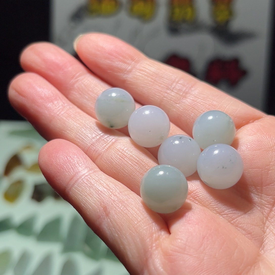 定制翡翠未镶嵌翡翠飘花珠子，6颗