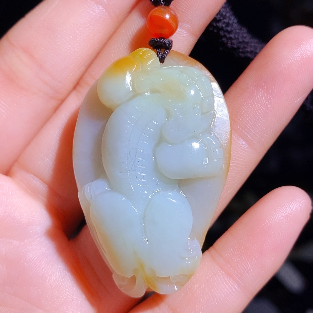 和田玉颈饰未镶嵌