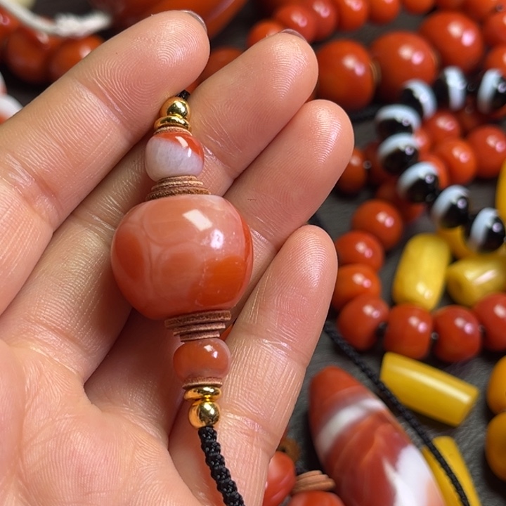 颈饰琉璃沧***笑琉璃………..