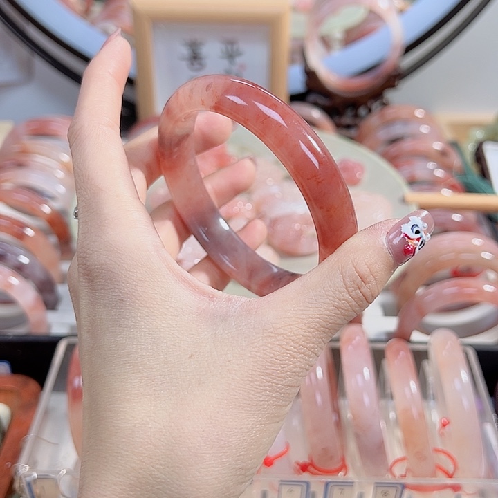 石英质玉手镯未镶嵌小*猴