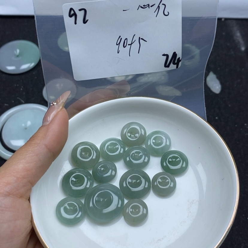 【闪购商品】翡翠颈饰未镶嵌一**亿