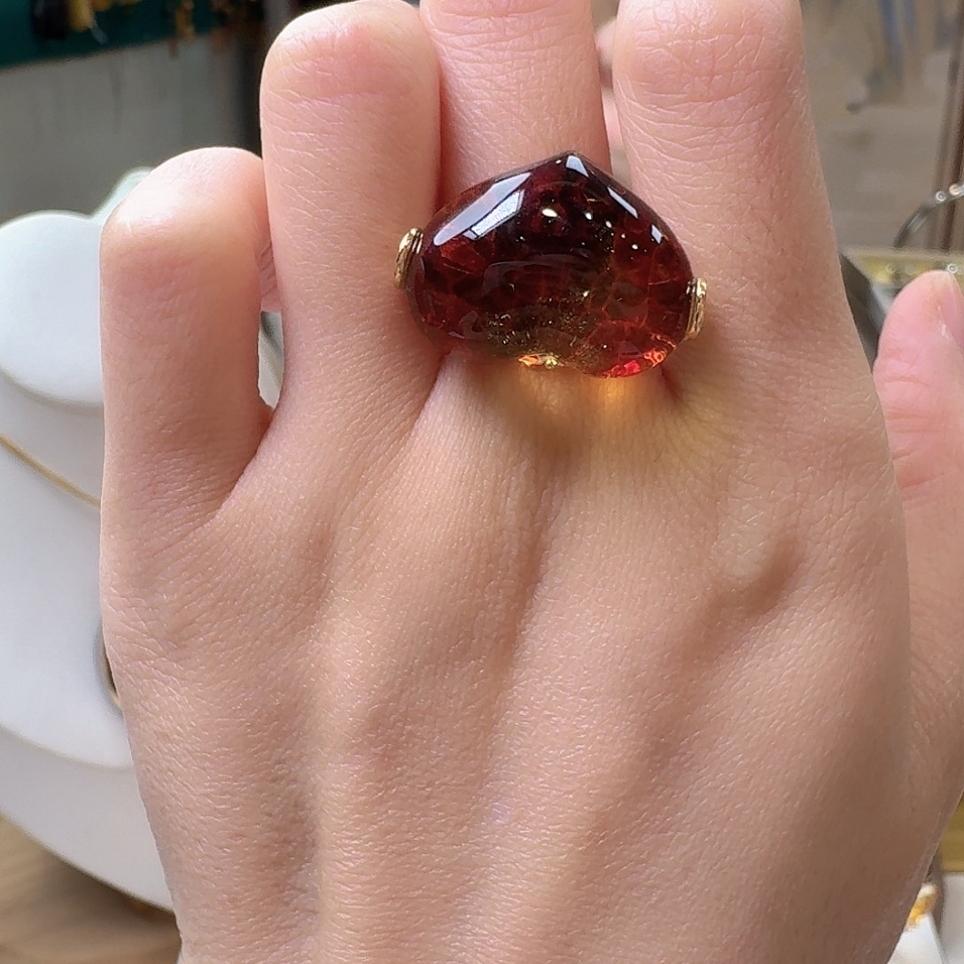 琥珀未镶嵌颈饰戒指