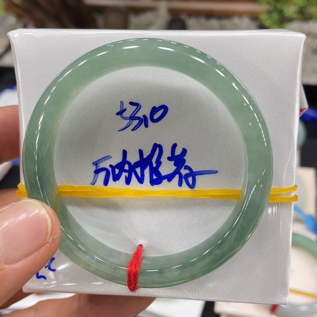 翡翠未镶嵌手镯翡翠