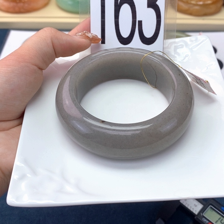 石英岩玉未镶嵌手镯