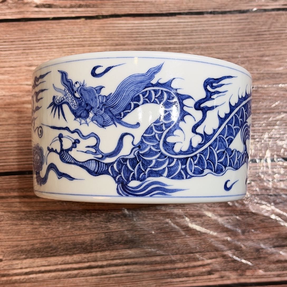 龙纹元青花透明釉直口水洗