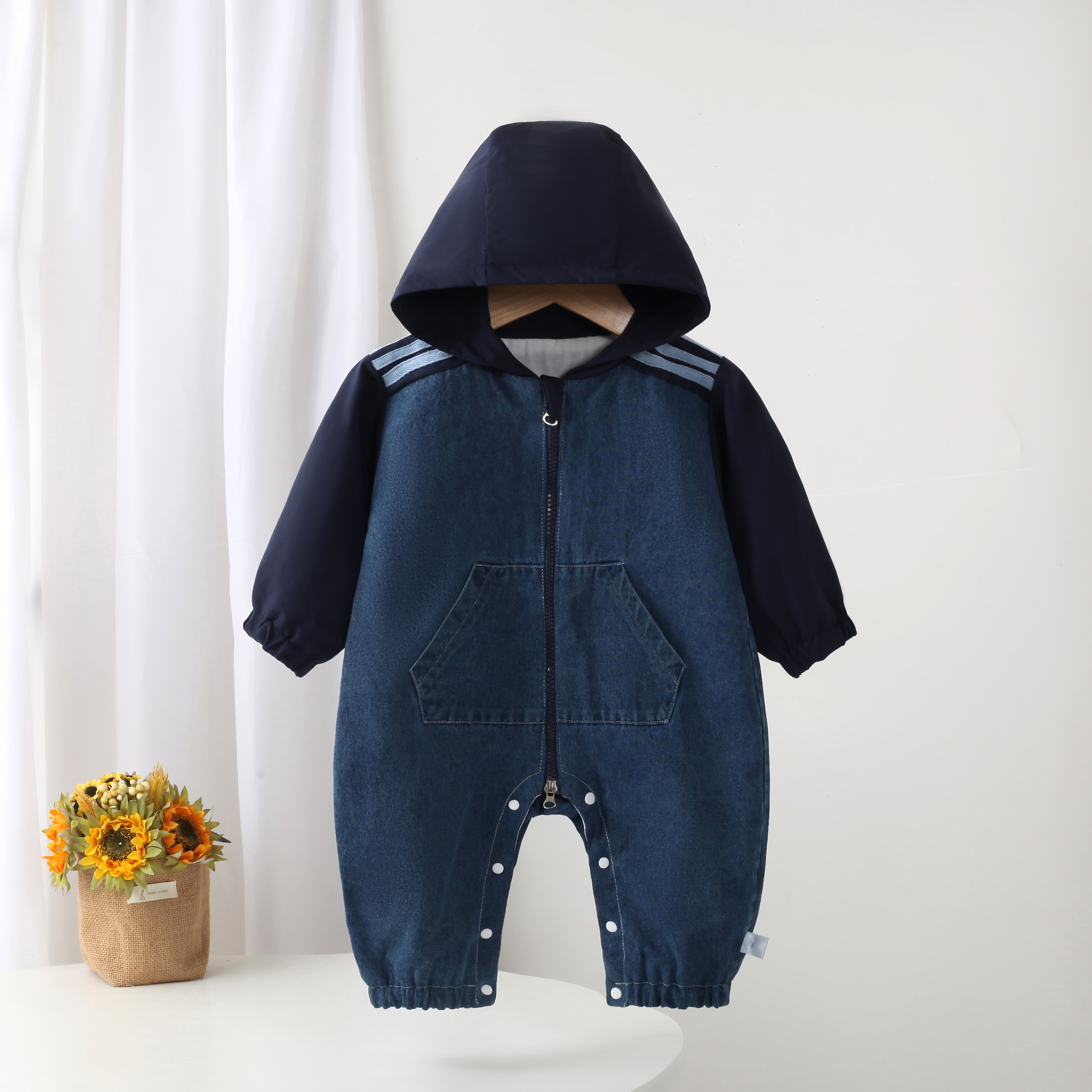 婴儿衣服牛仔连体衣开春秋季装男女宝宝超萌拼接牛仔连帽带里哈衣