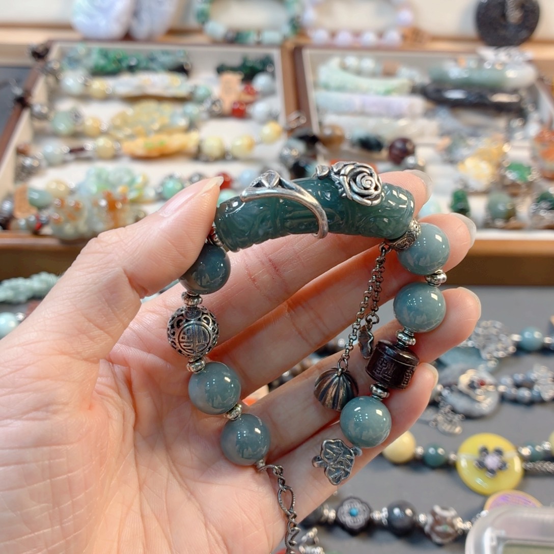 @***7翡翠未镶嵌颈饰手串