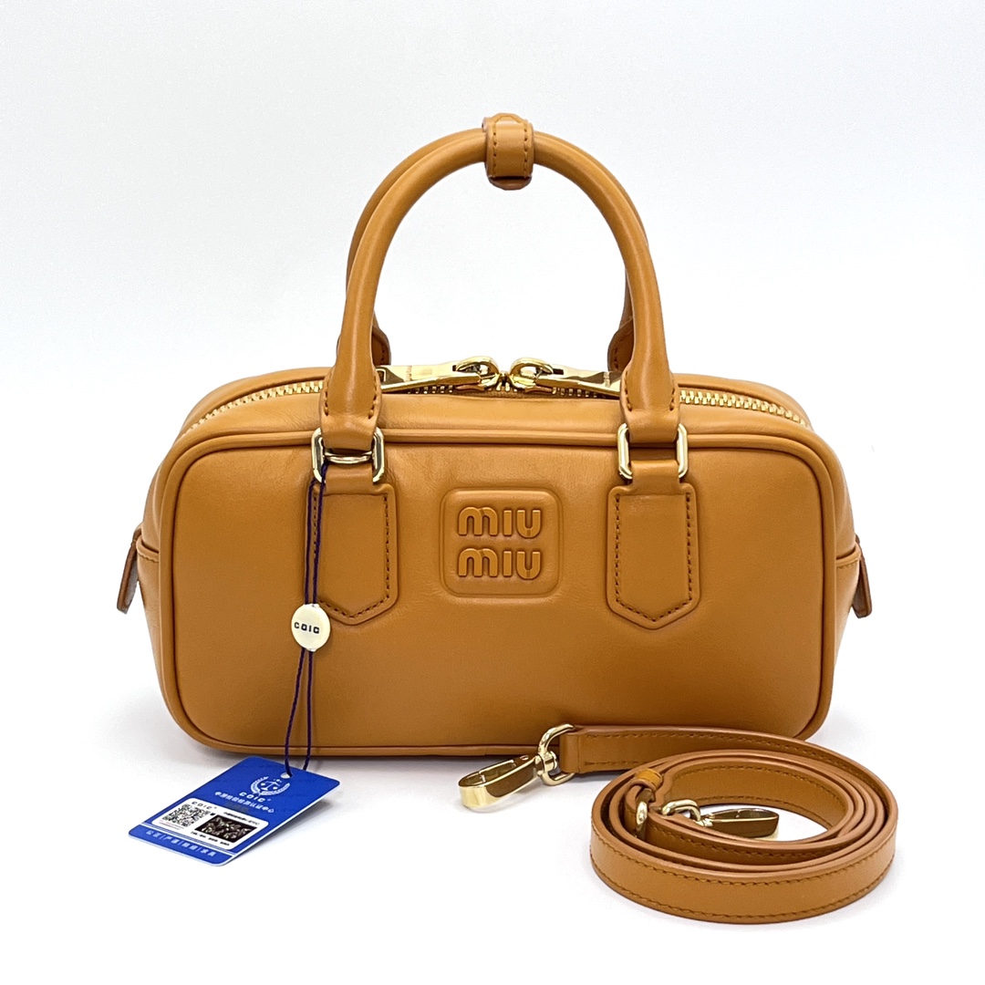 95新 MIU MIU/缪缪 Arcadie金扣保龄球小号手提斜挎包93965